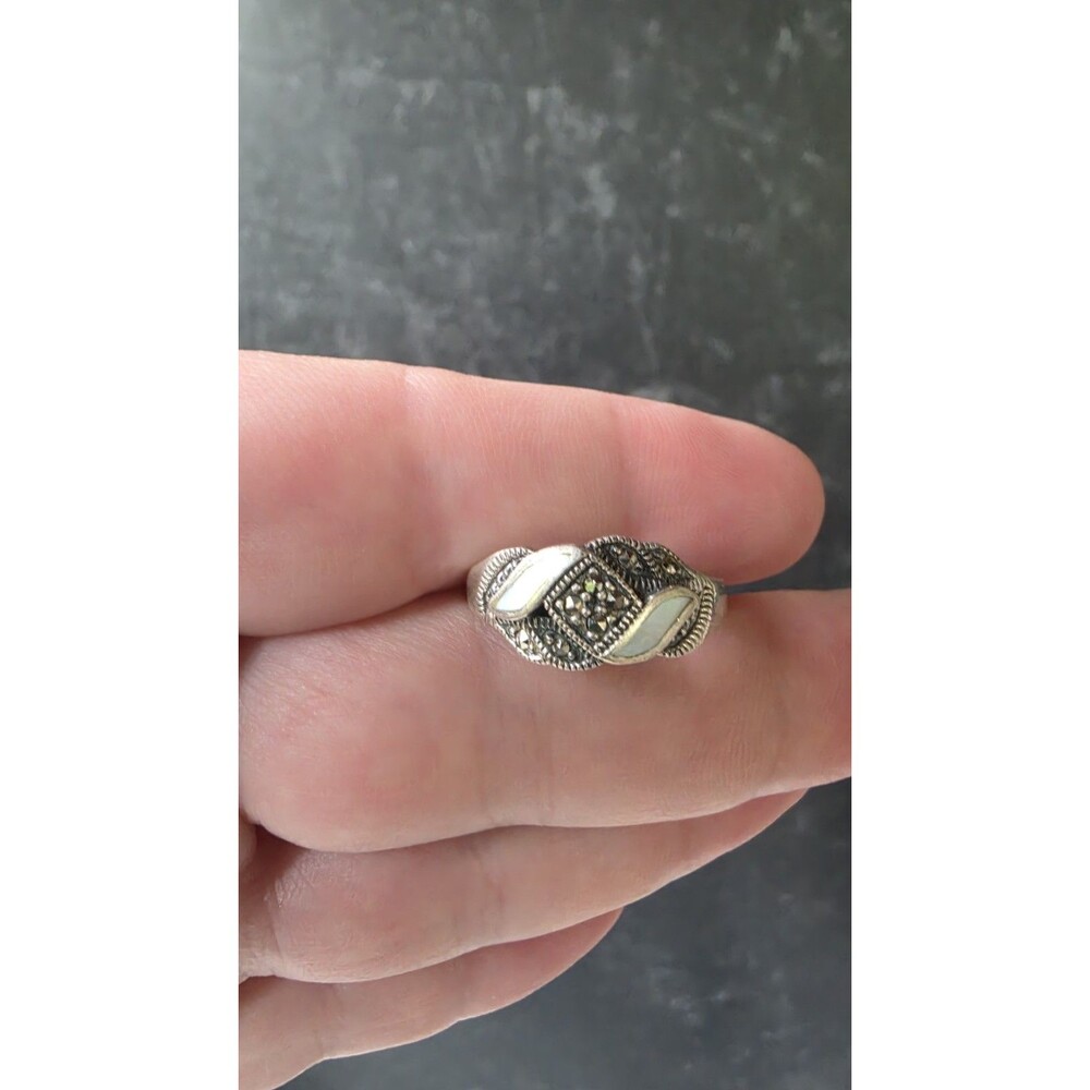 925 Sterling Silver MOP And Marcasite Ring Size US 8.75 Vintage